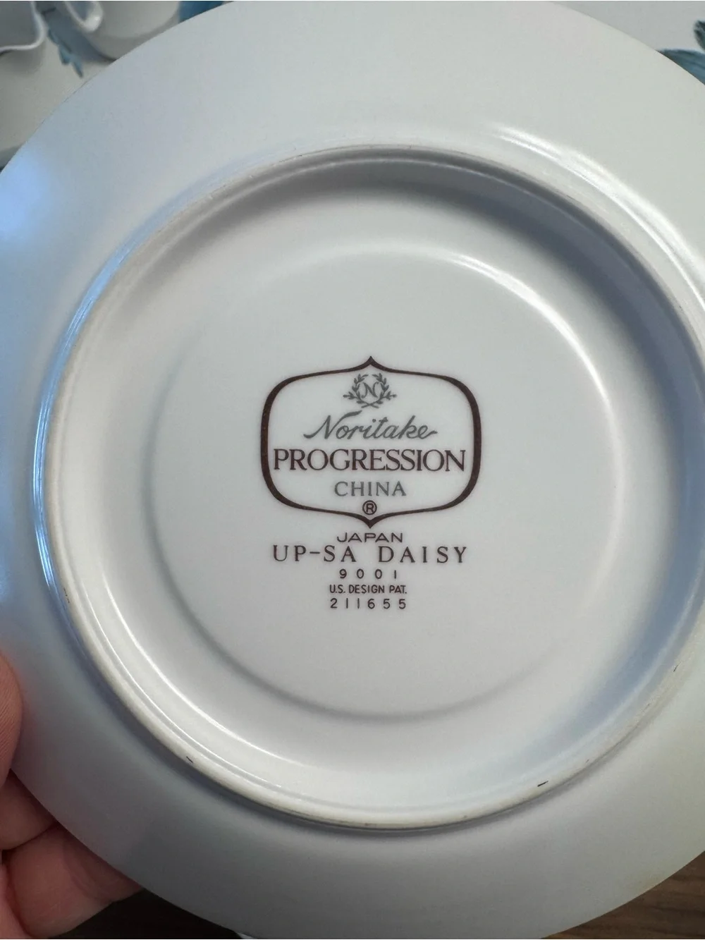 Noritake Daisy Dinnerware Set